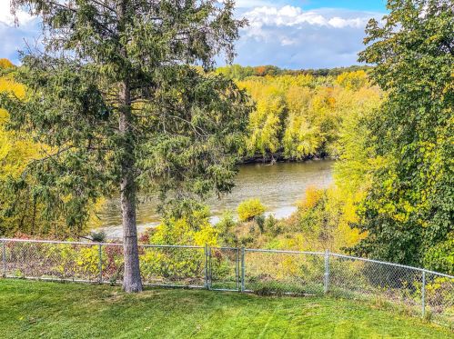 403 Bluff Ave, Brainerd, MN 56401-2650