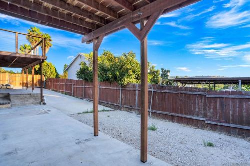 252 Plumosa Ave, Vista CA  92083-8022 exterior
