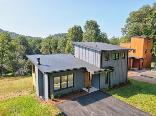 136 Cannon St, Clayton, GA 30525-4232