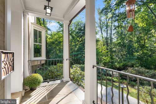 1118 Dl Dr, Silver Spring MD 20910-1601 exterior