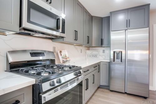 1461 Darwin Dr, Oceanside CA  92056-3042 exterior