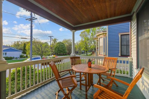 1003 Walter St, Lemont IL  60439-3920 exterior