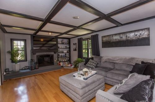 16 Stearns St, Killingly CT  06239-2922 exterior