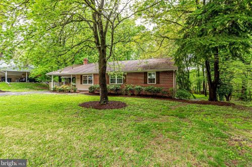 13616 Fairridge Dr, Silver Spring, MD 20904-5441