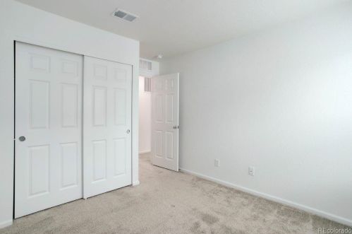 21051 60th Ave, Denver CO  80019 exterior