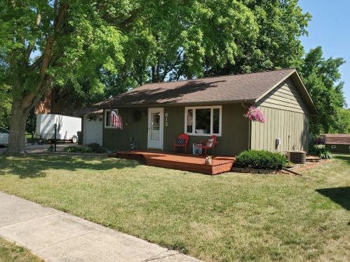 612 6th Ave, Mountain Lake, MN 56159-1328