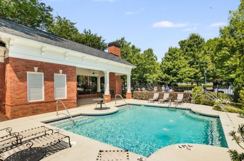 206 Montag Cir, Atlanta GA  30307-5504 exterior