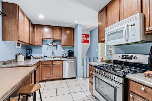 760 Evanston St, Aurora CO 80012-5718 exterior