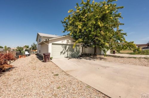 651 Song Sparrow Dr, Pueblo CO  81007-3612 exterior