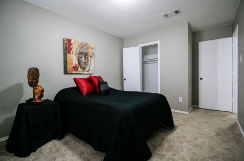 6900 Penhurst Dr, Fort Worth TX 76133-6422 exterior