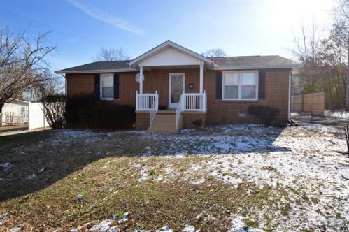 111 Helberg St, Dickson, TN 37055-1207