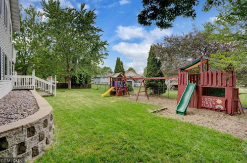 2563 Henslow Ave, Saint Paul MN  55128-4710 exterior