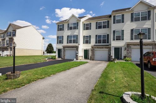 1218 Knob Run, York, PA 17408-6363