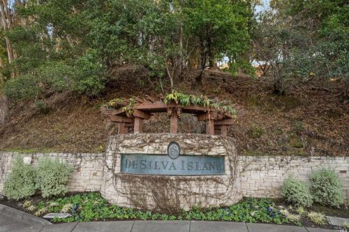 26 De Silva Island Dr, Mill Valley, CA 94941-3000