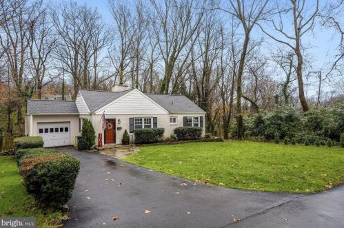 3039 Castle Rd, Falls Church, VA 22044-1911