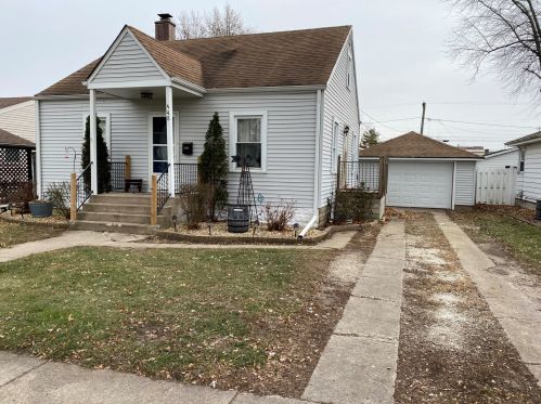 448 Michigan Ave, Bradley, IL 60915-1655