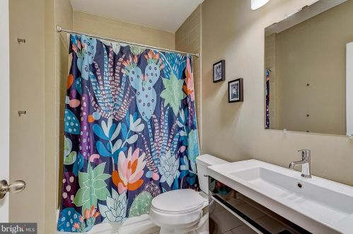 1333 Howard St, Philadelphia PA 19122-3209 exterior