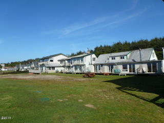 7160 Pacific Coast Hwy, Waldport, OR 97394-9135