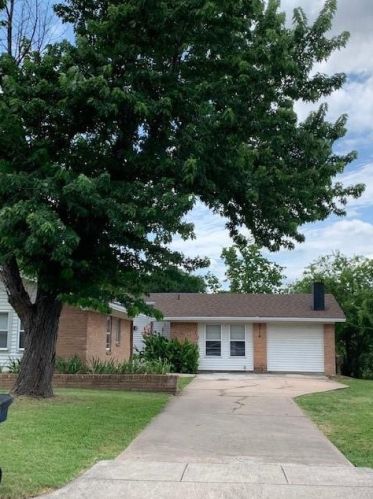 5716 Wheaton Dr, Fort Worth, TX 76133-2548