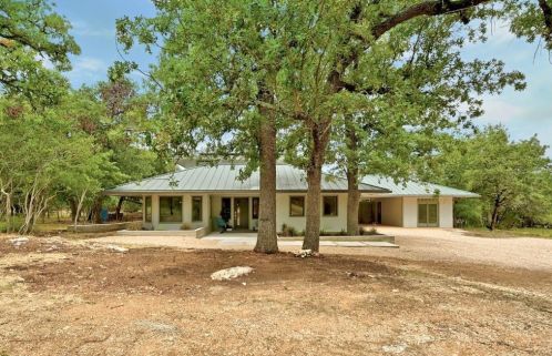 107 Concord Cir, Austin TX  78737-9061 exterior