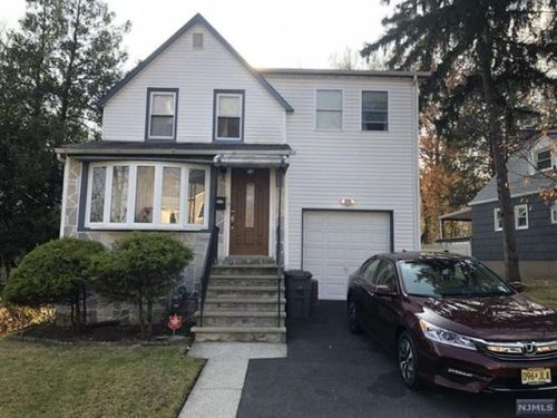 76 Genesee Ave, Teaneck, NJ 07666-5922