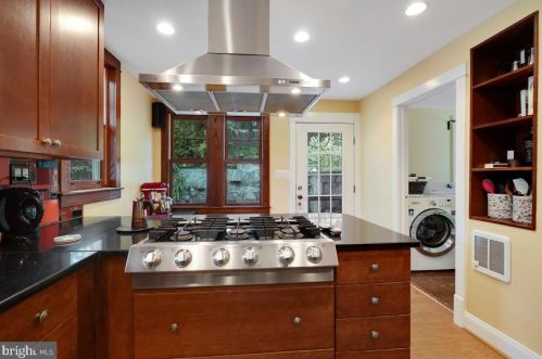 6710 Westmoreland Ave, Silver Spring MD 20912-4406 exterior