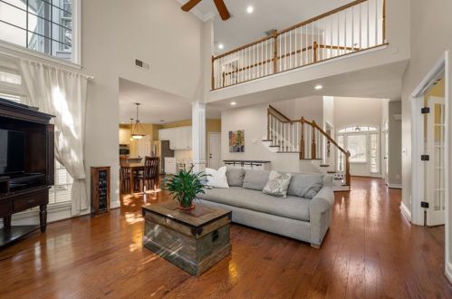 1075 Queensgate Dr, Smyrna GA  30082-6400 exterior