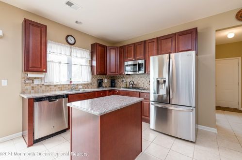 36 Bridle Path, Berkeley Township, NJ 08721-2195