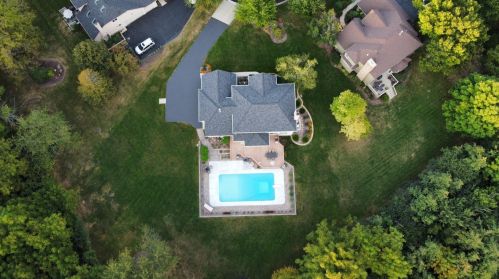 3005 Oak Knoll Ln, Carpentersville, IL 60110-3235