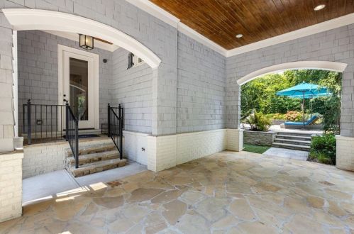 4000 Arden Way, Atlanta GA  30342-3948 exterior