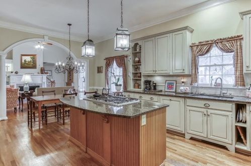 25 Battle Ridge Pl, Atlanta GA  30342-2450 exterior