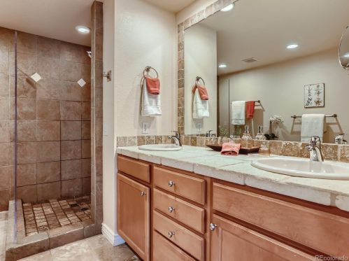 2731 Oakland Cir, Denver CO  80014-3136 exterior