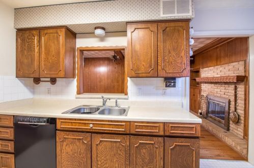 818 Wildgrove Dr, Garland TX  75041-4434 exterior