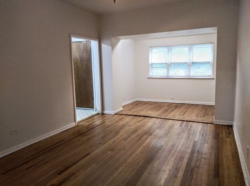 707 Cornelia Ave, Chicago, IL 60657-2423