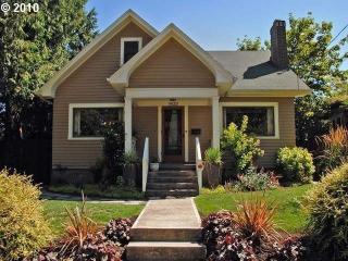 5520 22nd Ave, Portland OR  97202-5109 exterior