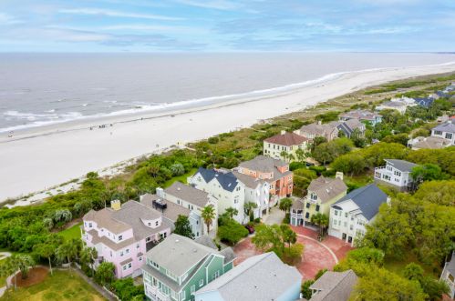 15 Grand Pavilion Dr, Isle Of Palms SC  29451-2800 exterior