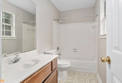 6396 Woodlawn Ave, Rex GA 30273-1826 exterior