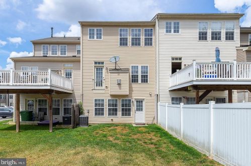 16 Shoemaker Dr, Auburn, NJ 08085-1257