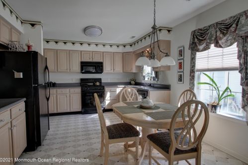 10 Rye Ct, Jackson Twp, NJ 08527-3998