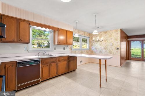 2305 Gate Dr, Silver Spring MD 20906-2208 exterior