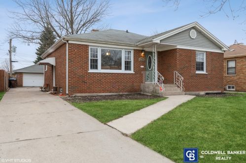 16017 Carol Ave, Dixmoor, IL 60426-5208