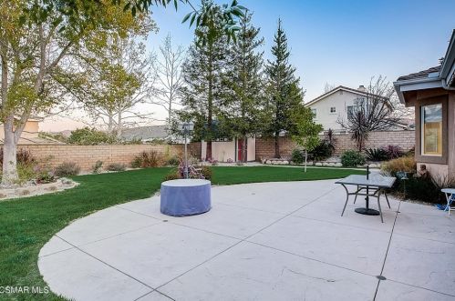 1267 Fitzgerald Rd, Simi Valley CA 93065-4480 exterior