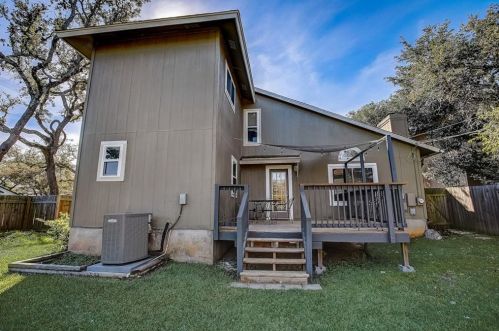 4000 Cortina Dr, Austin TX  78749-4924 exterior