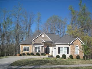 4513 Hoskins Dr, Gainesville, GA 30506-4674