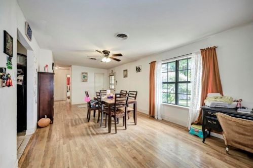 810 Sledge St, Uhland TX 78640-5609 exterior