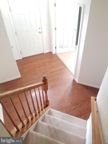 2169 Potomac Club Pkwy, Woodbridge, VA 22191-6548