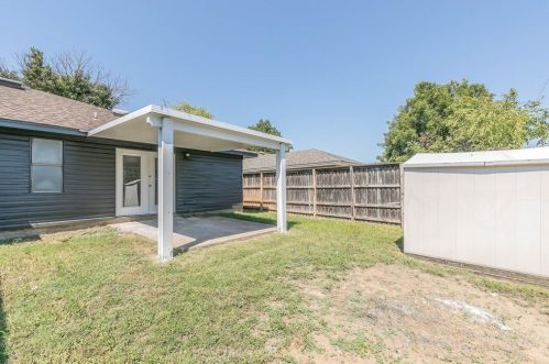 2406 Limestone Ln, Garland TX exterior