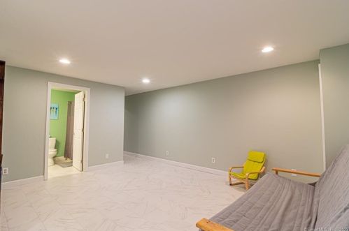 13 Foxcroft Rd, Niantic CT  06357-1415 exterior
