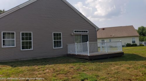 51 Devereux Dr, Lakehurst, NJ 08759-6063