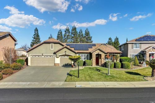 2037 Daybreak Ct, Vacaville, CA 95687-7726